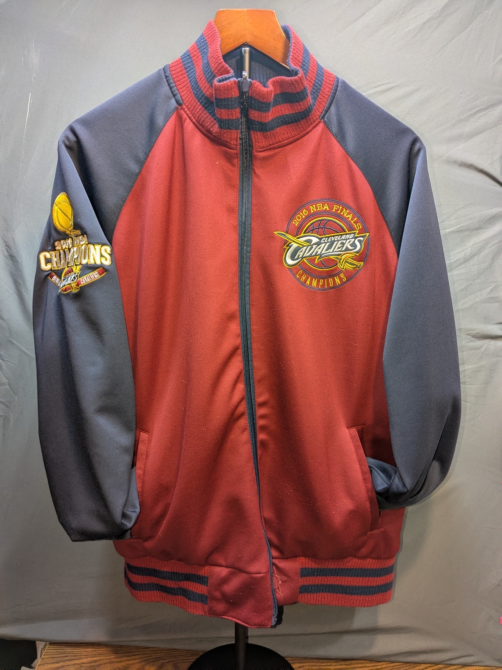 Cleveland Cavaliers NBA Finals Champions Jacket Reversible - Wine & Navy